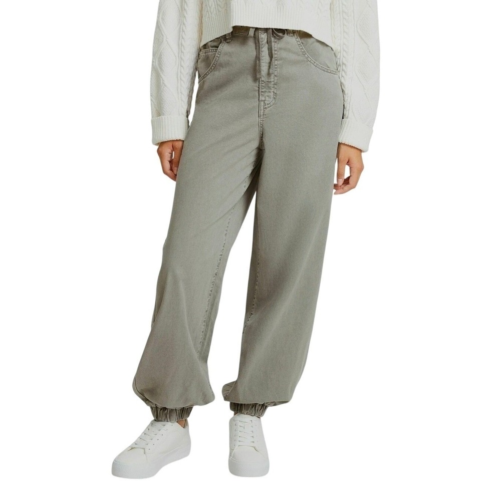 Bershka Joggers Women Medium Sage Green Relaxed Utility Athleisure everyday wear